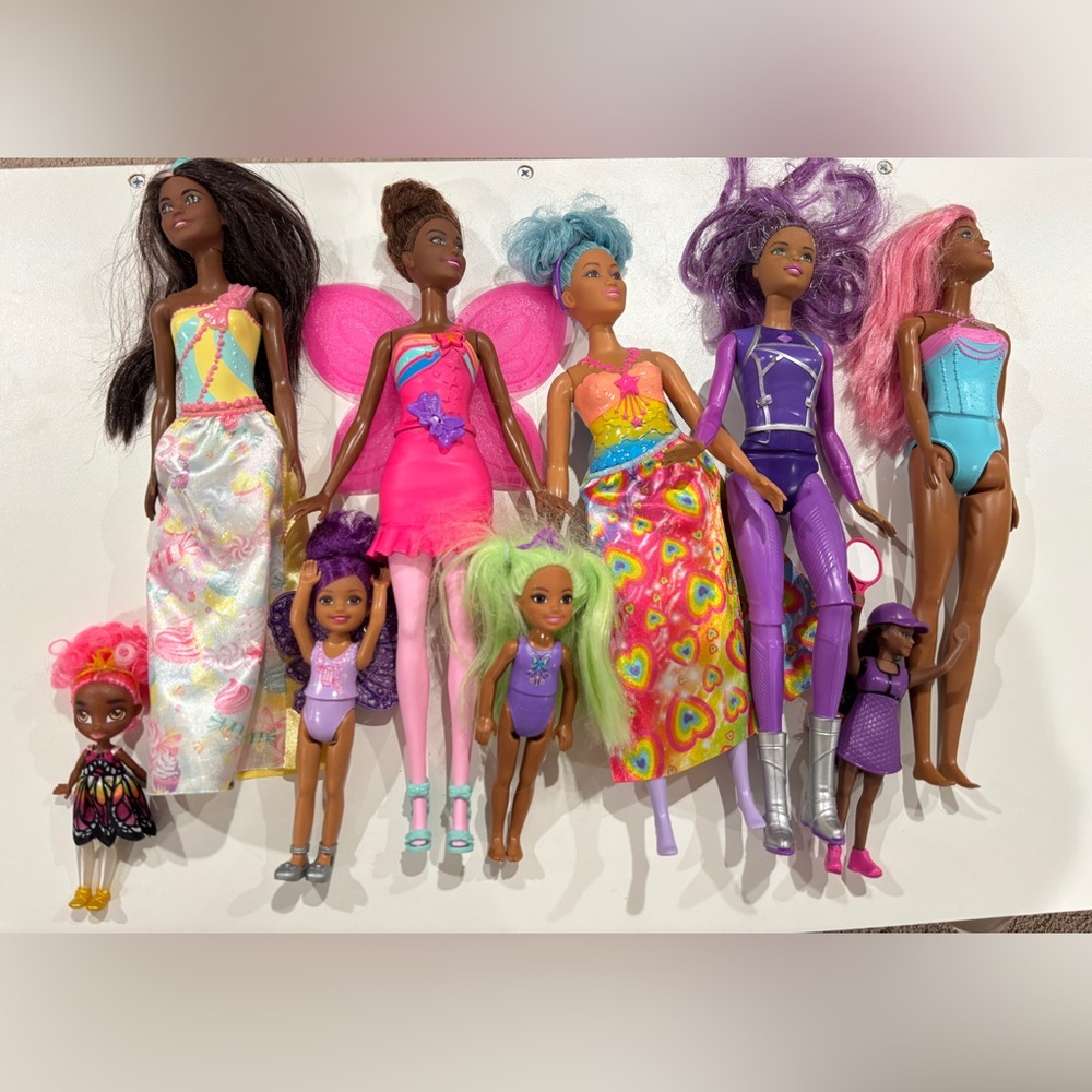 Barbie lot of 9 African-American Barbies